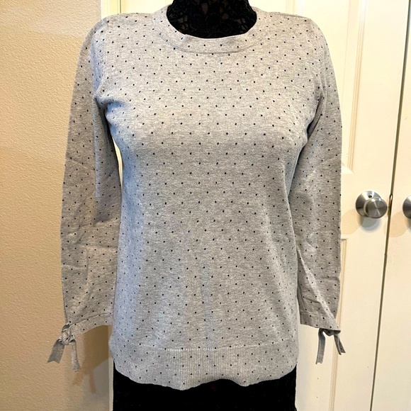 Loft gray polka dot sweater with long sleeves & ties on the sleeves. Size small - Picture 1 of 6